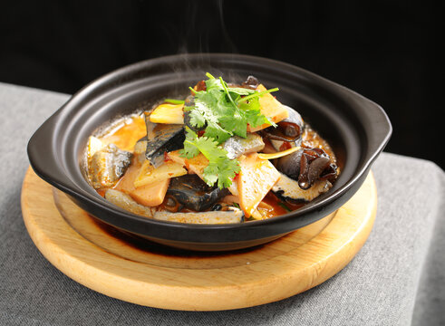 砂锅焗臭豆腐