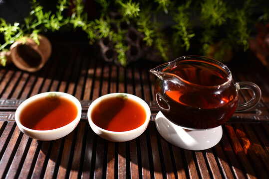 云南普洱茶临沧茶区熟茶汤色