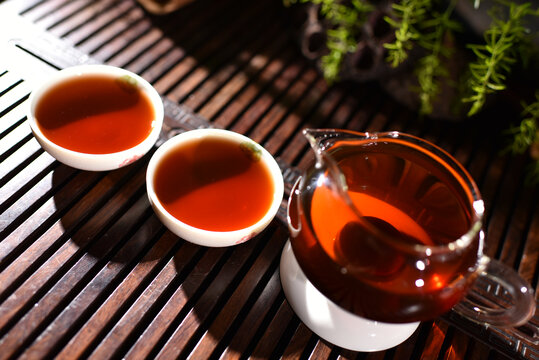 云南普洱茶临沧茶区熟茶汤色