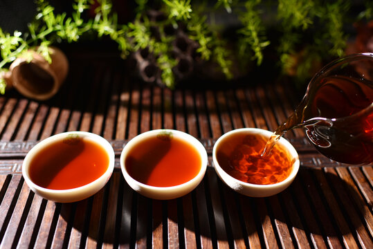 云南骏胜号普洱熟茶汤色