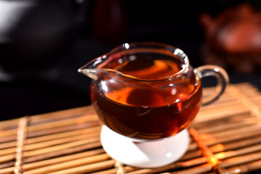 云南普洱茶熟茶冰岛汤色