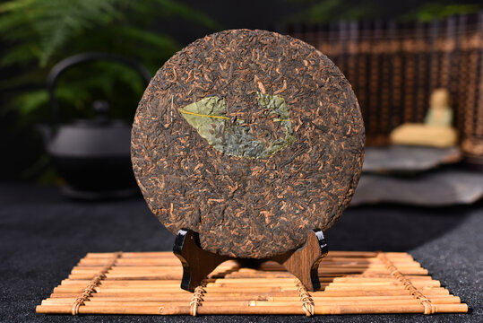 云南普洱茶熟茶冰岛茶饼