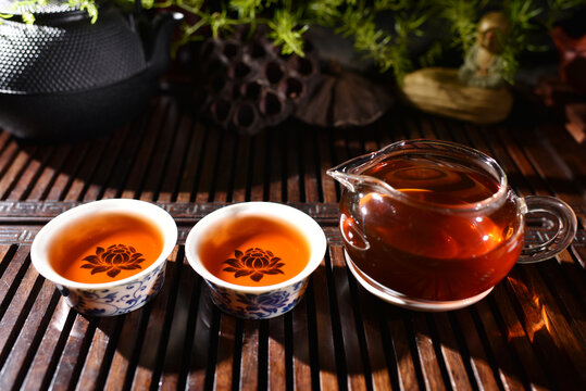 云南普洱茶熟茶邦东汤色