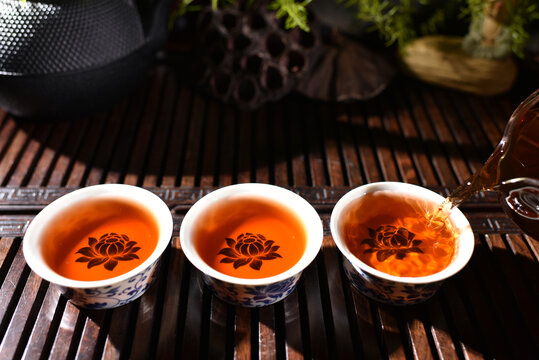 云南普洱茶熟茶邦东汤色