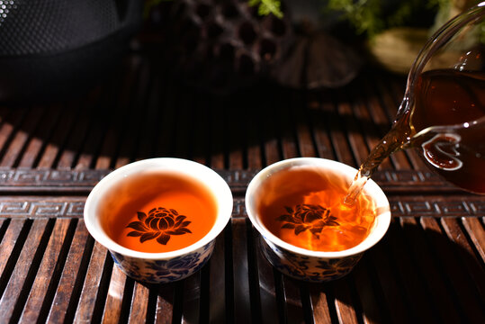 云南普洱茶熟茶邦东汤色