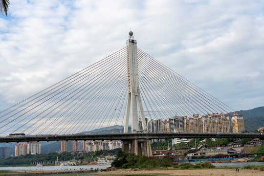 西双版纳城市斜拉桥及周边建筑景观