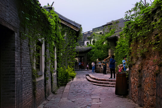 长城脚下古北水镇