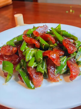 尖椒炒腊肠