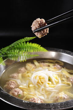 银鱼肉丸汤