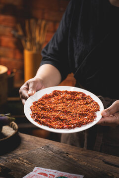 中式传统复古风格麻辣牛肉