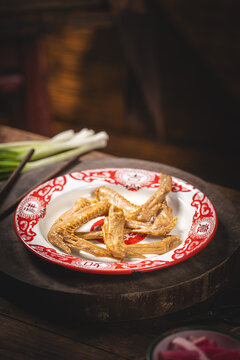 中式复古风格传统鸭翅