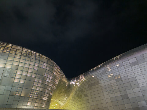 韩国首尔东大门设计广场未来主义建筑夜景