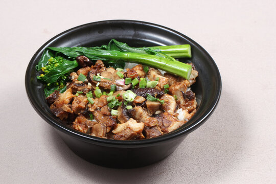香菇煲仔饭