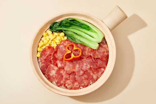广式腊味煲仔饭