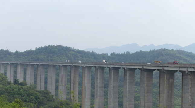 高速公路桥梁