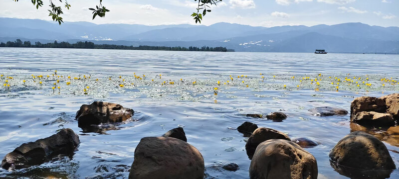 邛海风景图