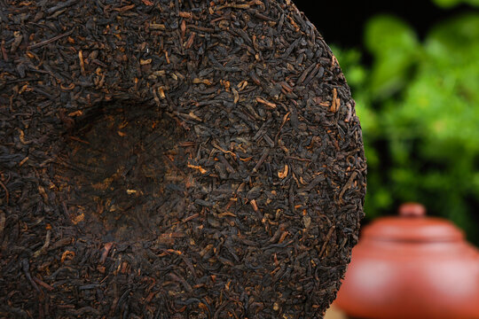 云南普洱茶临沧茶区勐库熟茶茶饼