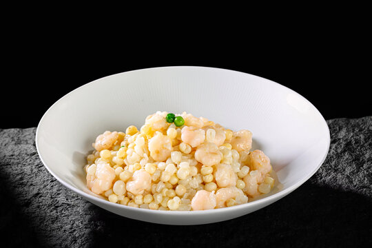 鸡头米炒虾仁