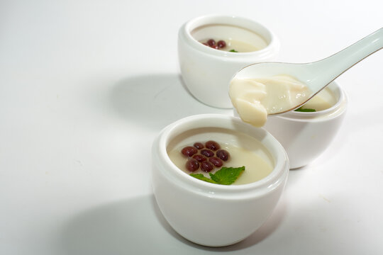 冰爽红豆鸡豆花
