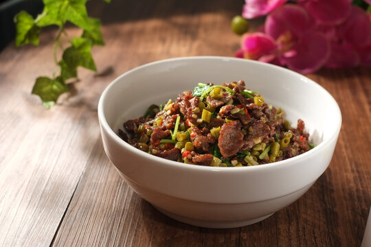 酸豆角炒牛肉