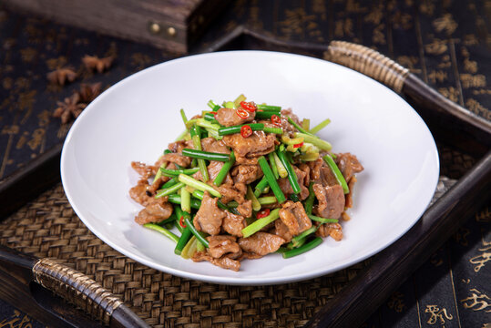蒜苔炒肉片