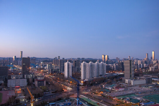 黎明时分济南城市风光