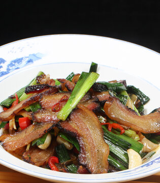 大蒜叶炒腊肉
