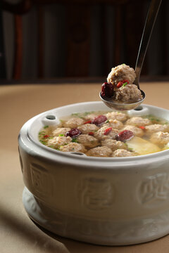 汽锅肉丸汤