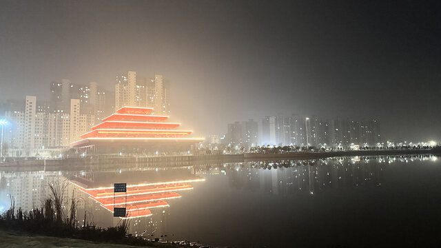 红房子夜景