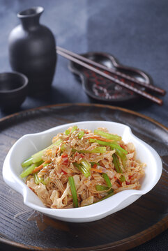 芹菜拌豆皮