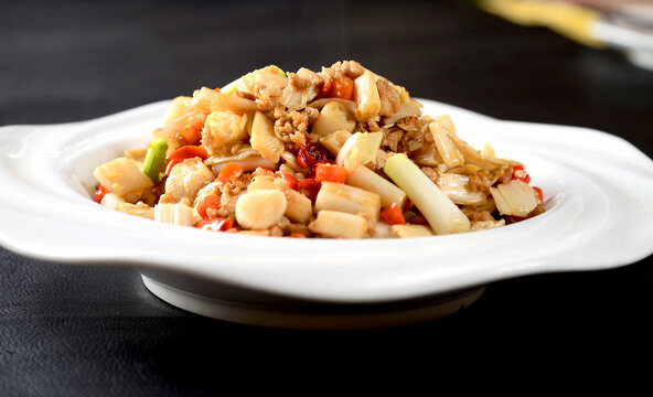 剁肉炒卜藕尖