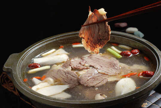 野菌牛肉煲