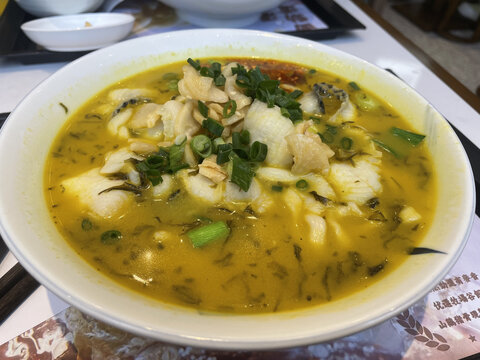 酸菜鱼汤面条
