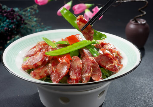荷兰豆炒甜肠