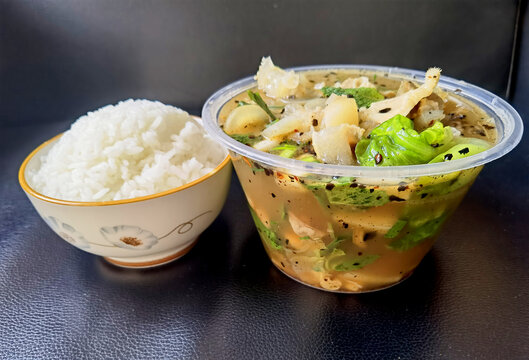 牛汤锅套饭