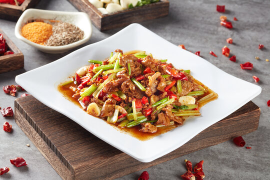 芹菜炒牛肉