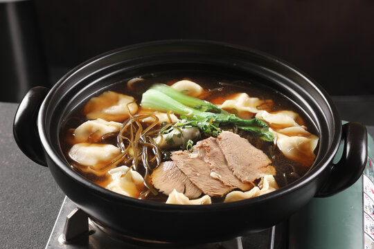 砂锅牛肉汤饺