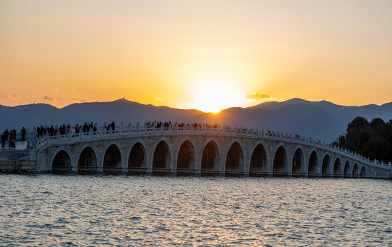 颐和园十七孔桥夕阳