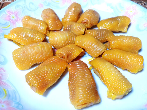 盐焗鸡爪