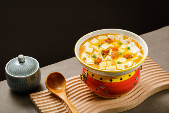 鲜蟹黄豆腐