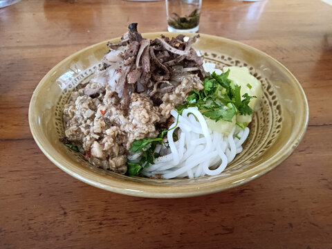云南过手米线