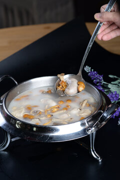 菌菇炖鸡腰