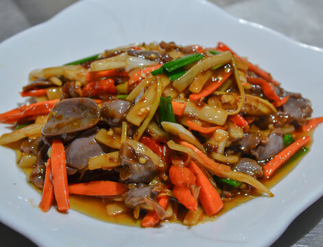 酸菜炒鸭胗