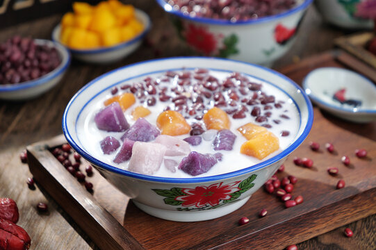 红豆鲜奶芋圆