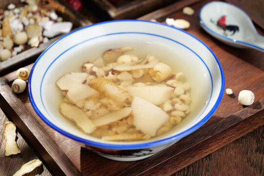 薏仁莲子糖水