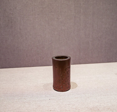 改琦画稿竹雕笔筒