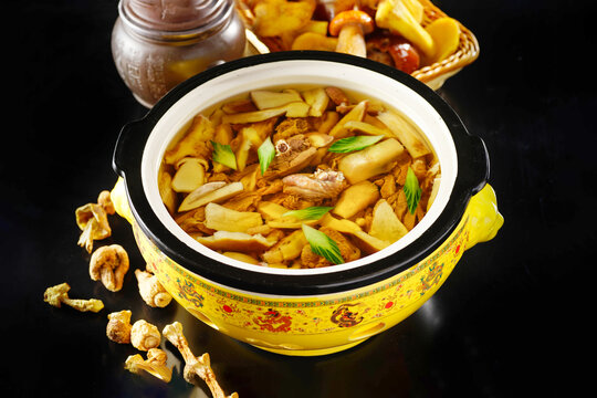 菌菇老鸡汤