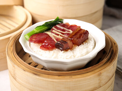 蒸腊味饭腊肉腊肠蒸饭