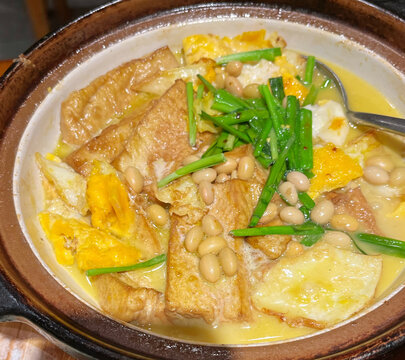 江西景德镇砂锅荷包蛋煎烧豆腐