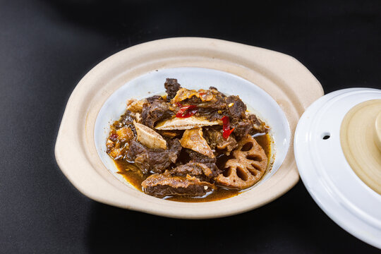 砂锅牛排骨